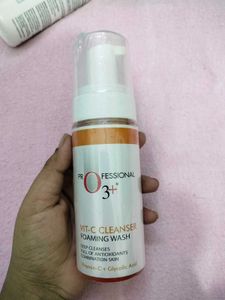 O3+ Vit-C Cleanser Foaming Wash