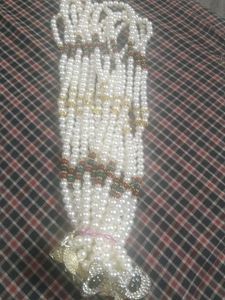 Elegant Pearl Necklace with Pendant