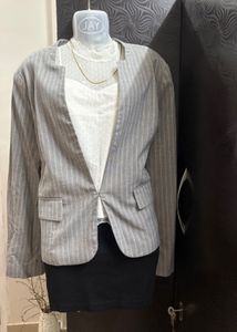 Chic Striped Blazer for Women
