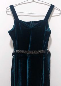 Elegant Emerald Green Velvet Dress