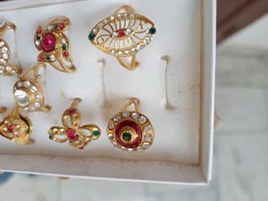 Set of 8 Gold-Plated Rings