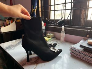 Black ankle-boot Style