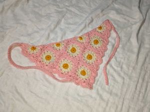 Crocheted Daisy Bandana