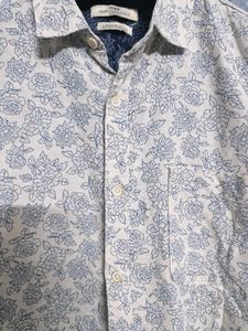 Men's Off White Printed Shirt(Size-M)