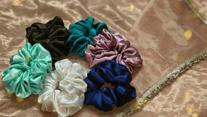 PREMIUM SILK SCRUNCHIE SET