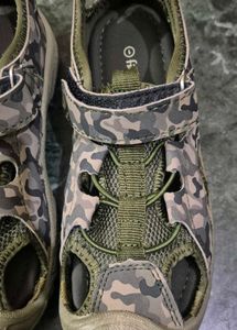 Brand new Kids Camo Sport Sandals in size 1