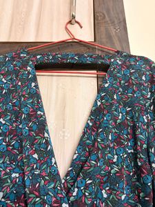 Stylish Floral Print V-Neck Top