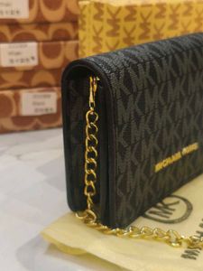 Michael Kors Black 🖤 Mini Sling
