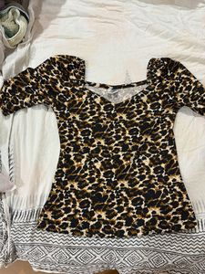 Leopard Print Puff Sleeve Top