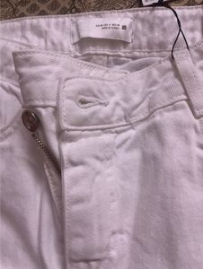 Zara new white straight fit Jeans