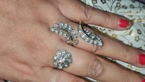 Attached Flower Leaf Design Ring