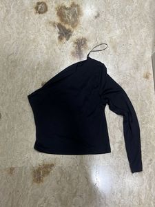 Chic One-Shoulder Black Top