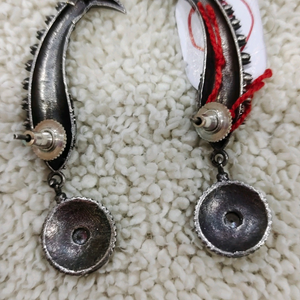 silver look alike Bugadi cum earing