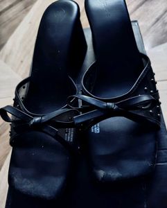 Stylish Black Mules with Bow Detail