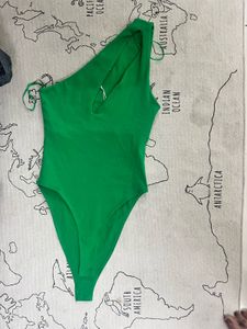 ZARA - UK 8 size Green One-Shoulder Bodysuit