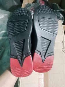 NEW NO USED CASUAL SHOES FOR MAN,