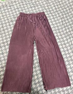 Stylish Pleated Wide-Leg Pants