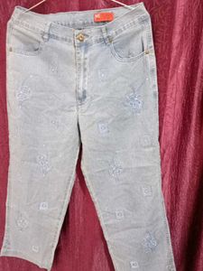 Embellished Light Wash Capris
