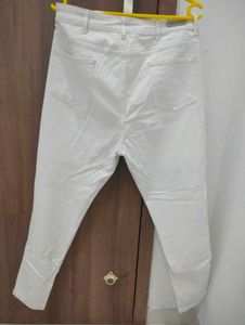 White Cropped Jeans