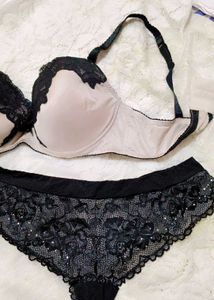 brand new h&amp;m lace Bra and Panty Set