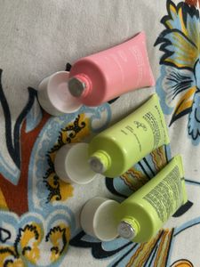 DOT &amp; KEY Face Wash Combo