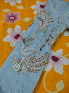 An elegant Pakistani suit