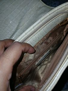 Chic Croc-Embossed Crossbody Bag