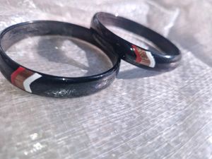 Black Elegant Bangles With Pearl Necklace