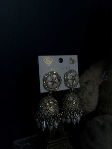 Elegant Jhumka Earrings 🪞✨🦢