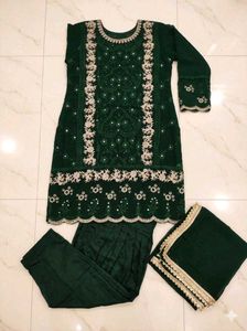 Elegant Green Dupatta with White Lace