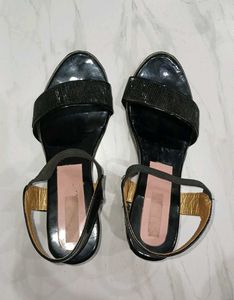 Stylish Black Strap 2.5" Heeled Sandals🖤