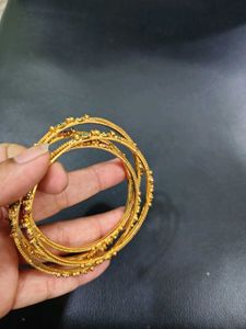 Set of 4 Gold-toned Bangles