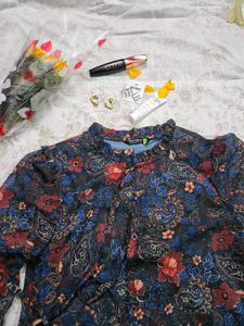 Floral Woman Top