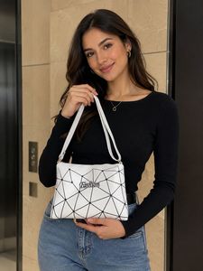 Chic White Geometric Crossbody Bag👜