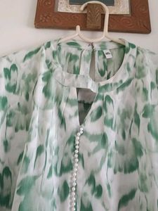 Green Floral Print top