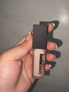 Huda Beauty Concealer