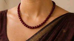 Original Red coral  pearl beaded Necklace