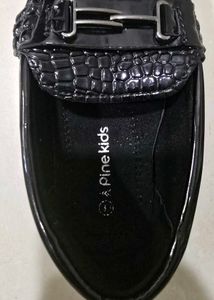 Boys Black Textured Loafers