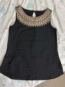 Embellished Black Sleeveless Kurta