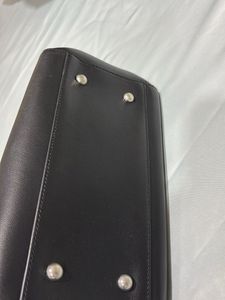 Chic Black Handbag