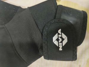 Sports Gloves