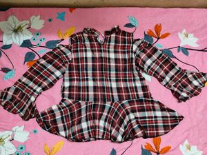 Plaid Top with Long Sleeves