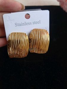 Chic Gold Square Textured Earrings