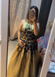 Stunning Gold & Black Floral Gown❤️🦋🎀