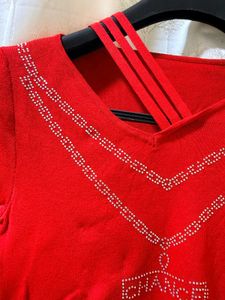 Stylish Red Stone Work Top
