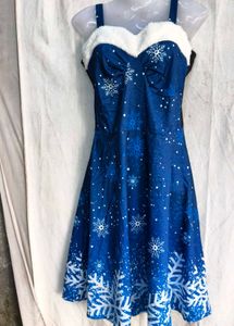 5529. Festive Snowflake Print Dress