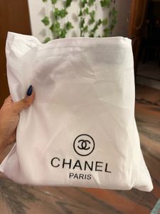 BRAND NEW Chanel Bucket Bag - Chic &amp; Stylish