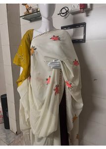 Elegant Cream Floral Print Saree