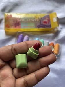 SHE LOVES Lipstick Set - 8 Mini Lipsticks