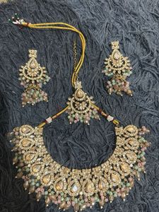 Elegant Gold-Tone Jewellery Set